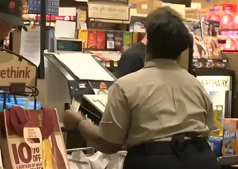 美联储柯林斯：倾向于维持利率不变以抑制通胀