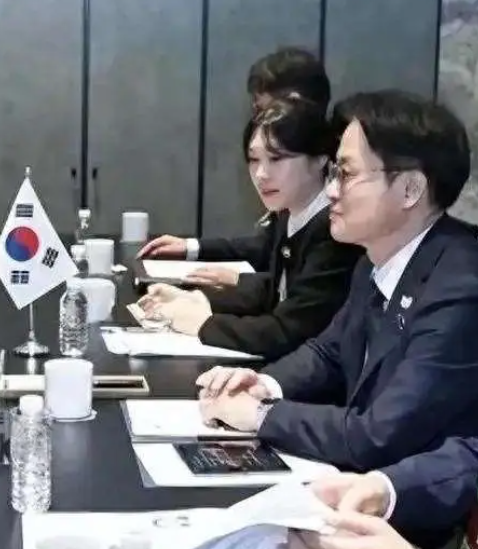 韩国和日本承诺在霍尔木兹海峡安全方面密切合